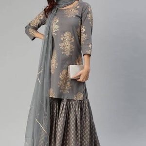 Kurta set - Grey and Gold, size XL, 44-46 bust